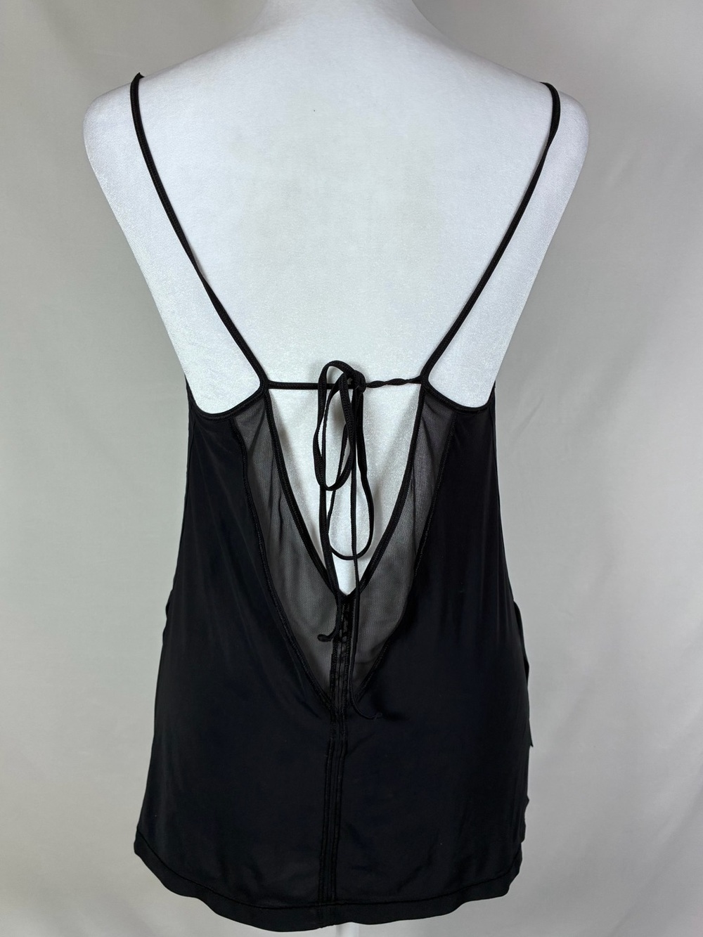 Lululemon Women’s Black Tie Back V Neck Lightweight Mesh Tank Top
